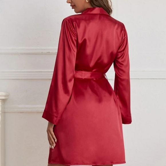 ๐ Women's Red & Black Satin Night Gown & Robe Size Small or X-Large Available - Picture 4 of 9